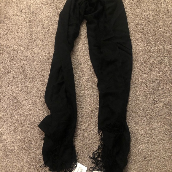 NWT Nordstrom scarf - Picture 3 of 4